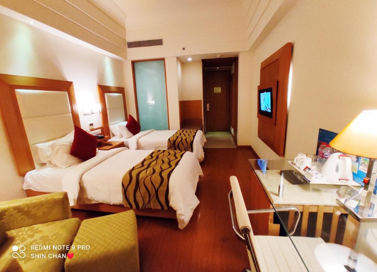 โรงแรมแอมบรอสเซียสโรวาร์ปอร์ติโก ฮาริดวาร์ หริทวาร ภายนอก รูปภาพ