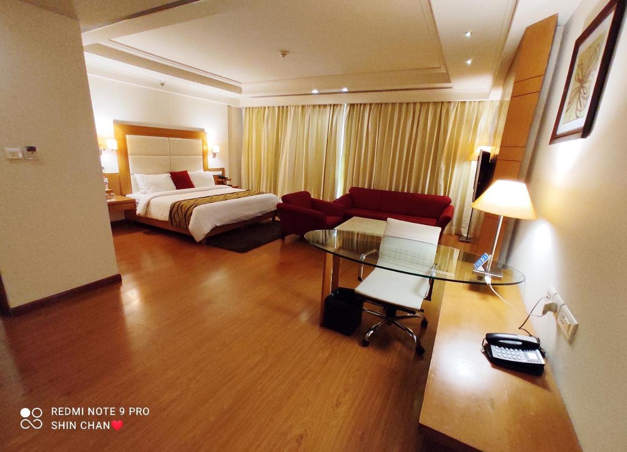 โรงแรมแอมบรอสเซียสโรวาร์ปอร์ติโก ฮาริดวาร์ หริทวาร ภายนอก รูปภาพ