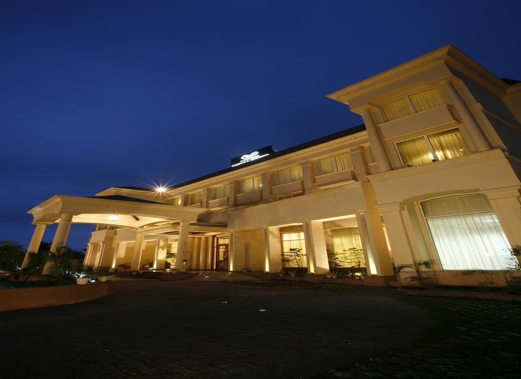 โรงแรมแอมบรอสเซียสโรวาร์ปอร์ติโก ฮาริดวาร์ หริทวาร ภายนอก รูปภาพ